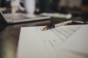 geschäftsleute-signierte-gemeinschaft